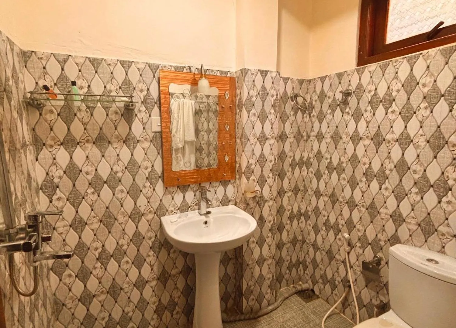 *** Guest house Shiny View Hotel Nuwara Eliya Sri Lanka